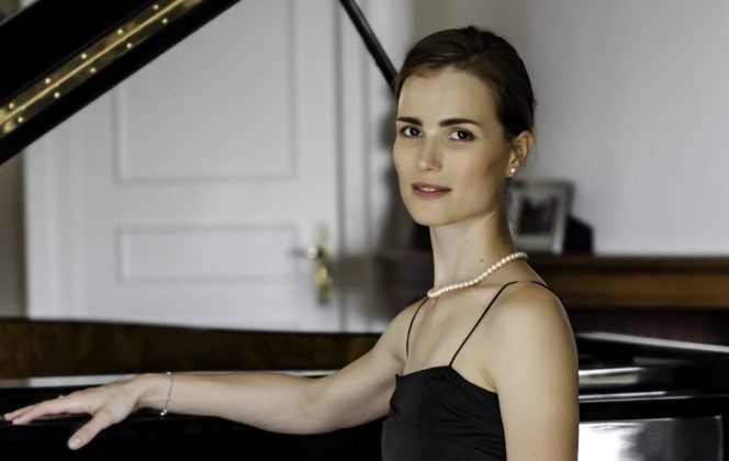 ANASTASIYA EVSINA – PIANO — CHOPIN E SCHUMANN: 215 ANOS DE GÊNIO ROMÂNTICO