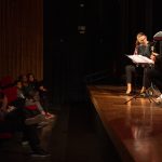 A foto mostra o trio Tcheco de Acordeon se apresentando no Centro Cultural da Penha.